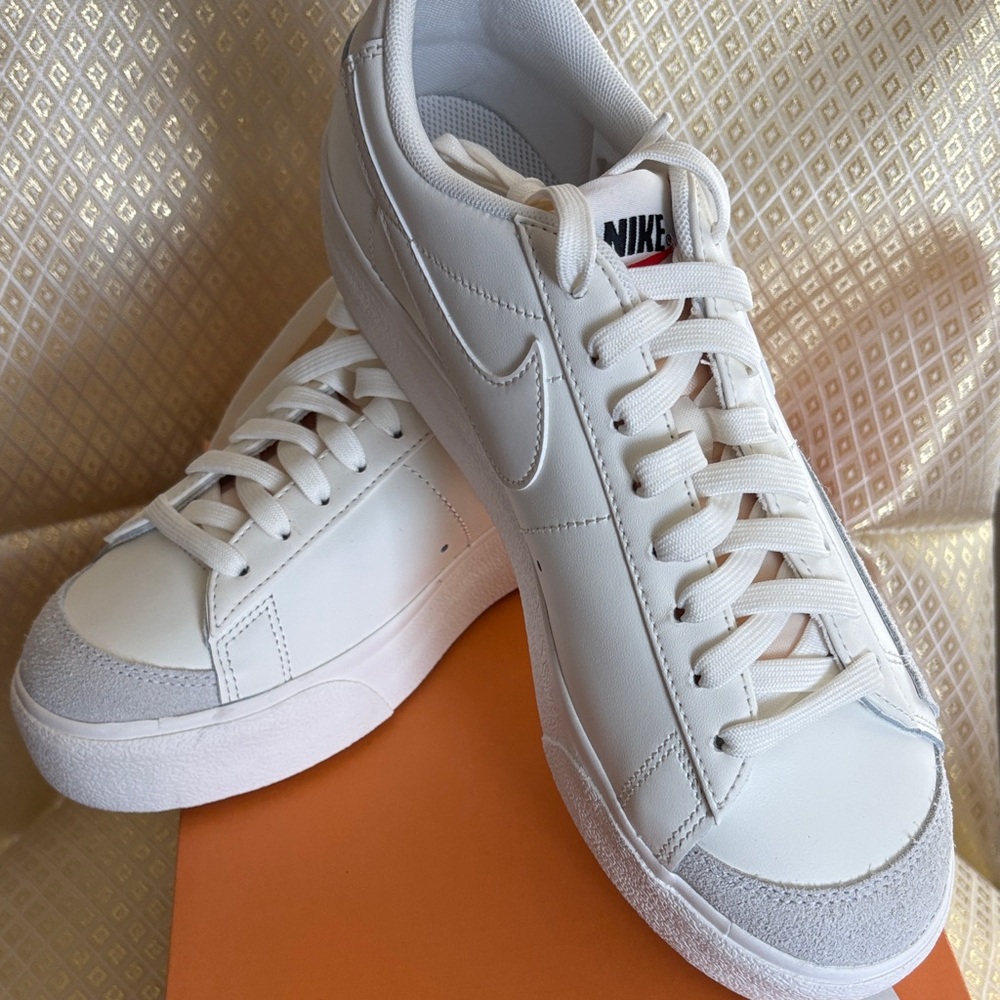 Nike Blazer Low Platform Low-Top Sneakers WhiteWOMEN'S Sz 9.5